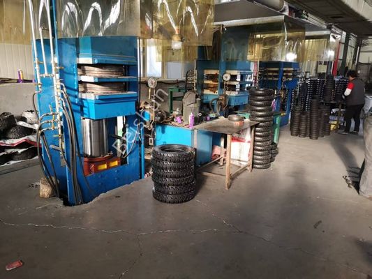 Mua Máy ép lưu hóa lốp xe nông nghiệp bằng cao su đặc, gia nhiệt bằng hơi nước, áp suất 200 tấn và thời gian lưu hóa 0-999 giây online manufacture