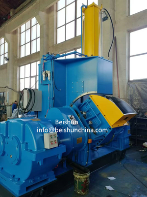 Máy nhào trộn cao su động cơ chính 110KW với hệ thống cắt gia nhiệt điện và dung tích trộn 55 L
